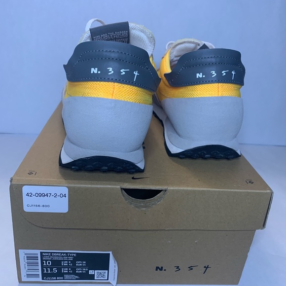 Nike - Picture 3 of 5